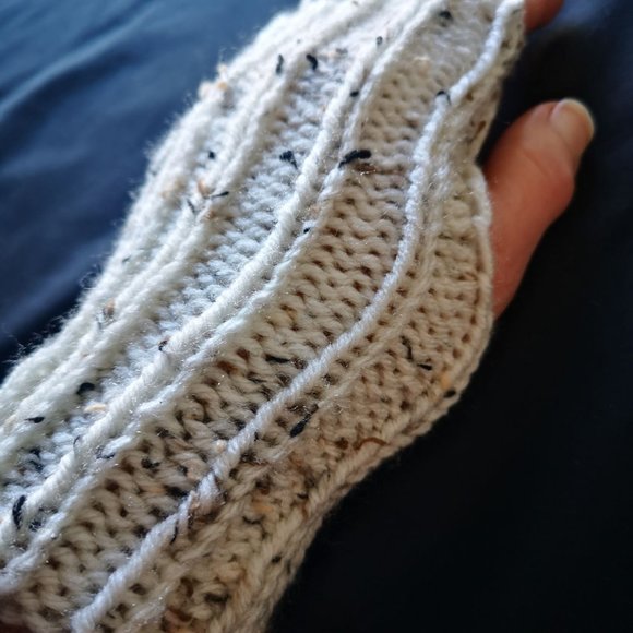 Aran Tweed HandKnit in Canada Seamless Fingerless Gloves Mitten Glovelet - Picture 2 of 5